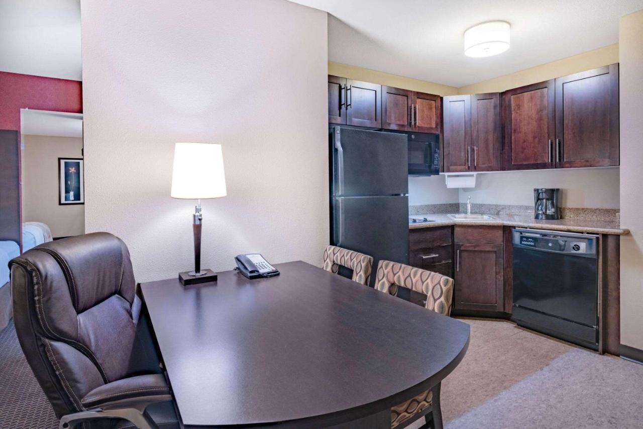 Hawthorn Suites By Wyndham Williston Εξωτερικό φωτογραφία