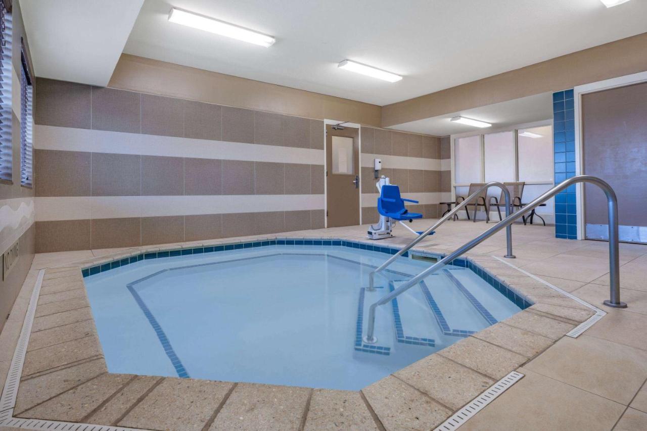 Hawthorn Suites By Wyndham Williston Εξωτερικό φωτογραφία