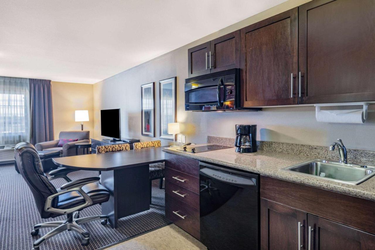 Hawthorn Suites By Wyndham Williston Εξωτερικό φωτογραφία
